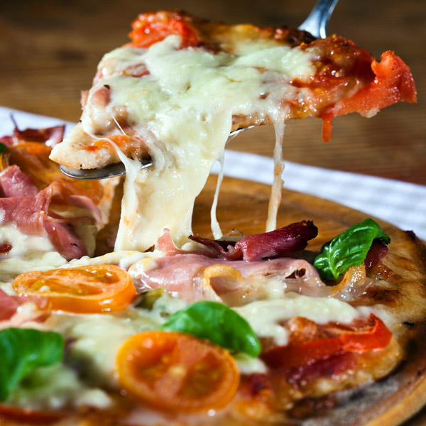 Heirloom Tomato And Prosciutto Pizza